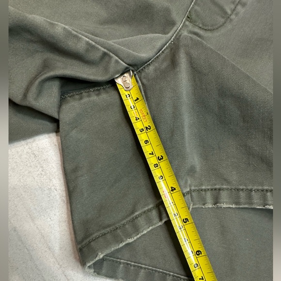 Old Navy Maternity Olive Green Women's Shorts, size 8 - Picture 4 of 6
